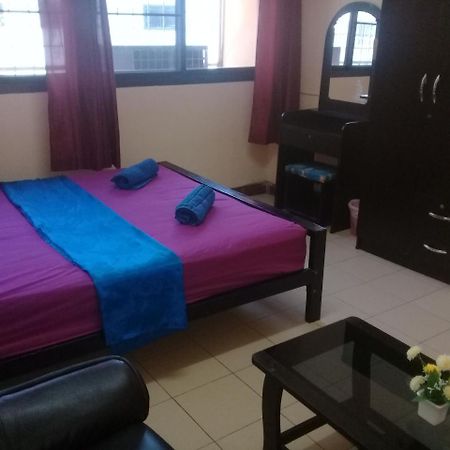 Yaya Guesthouse Бангкок Экстерьер фото