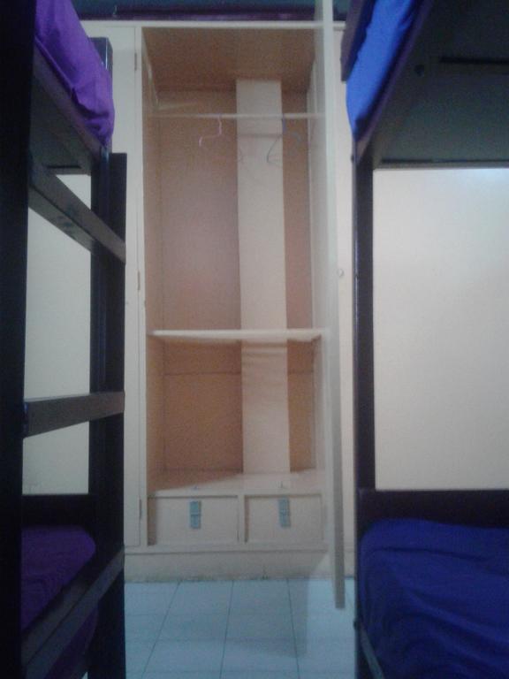 Yaya Guesthouse Бангкок Экстерьер фото