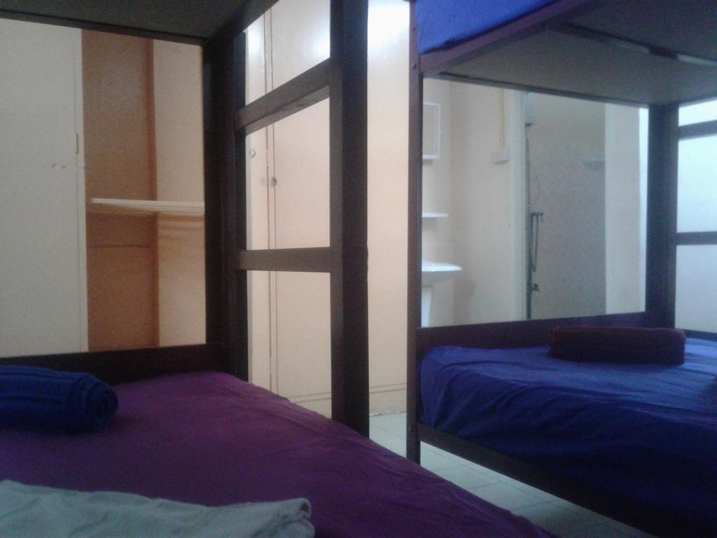 Yaya Guesthouse Бангкок Экстерьер фото