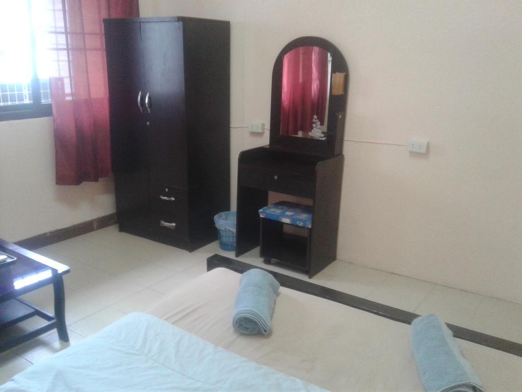 Yaya Guesthouse Бангкок Экстерьер фото