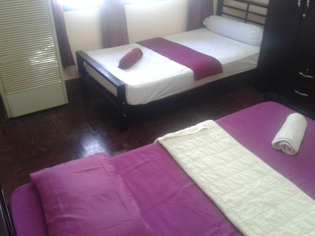 Yaya Guesthouse Бангкок Экстерьер фото