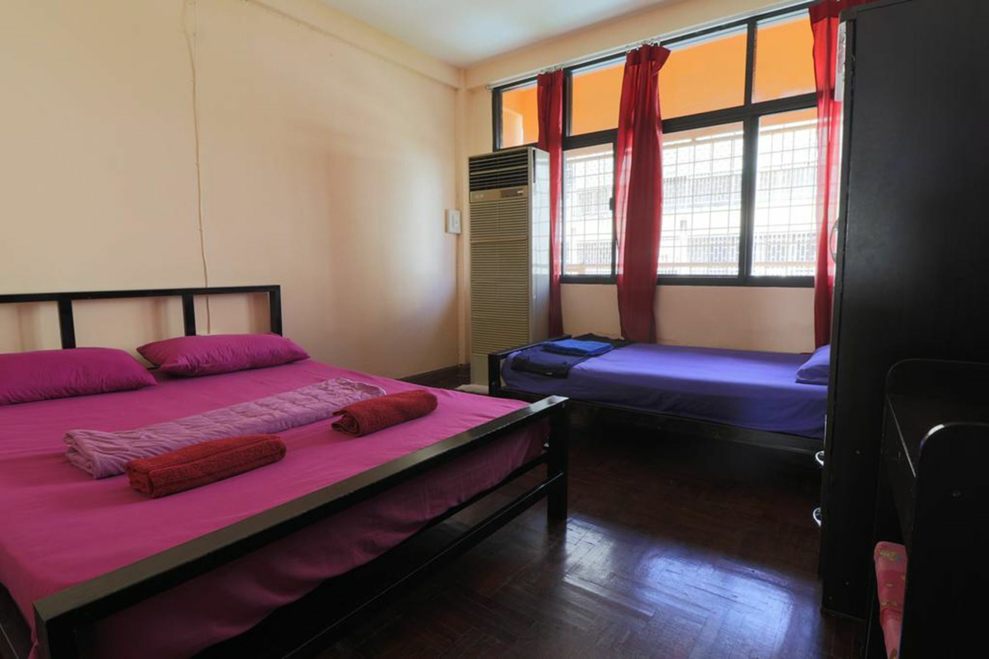 Yaya Guesthouse Бангкок Экстерьер фото