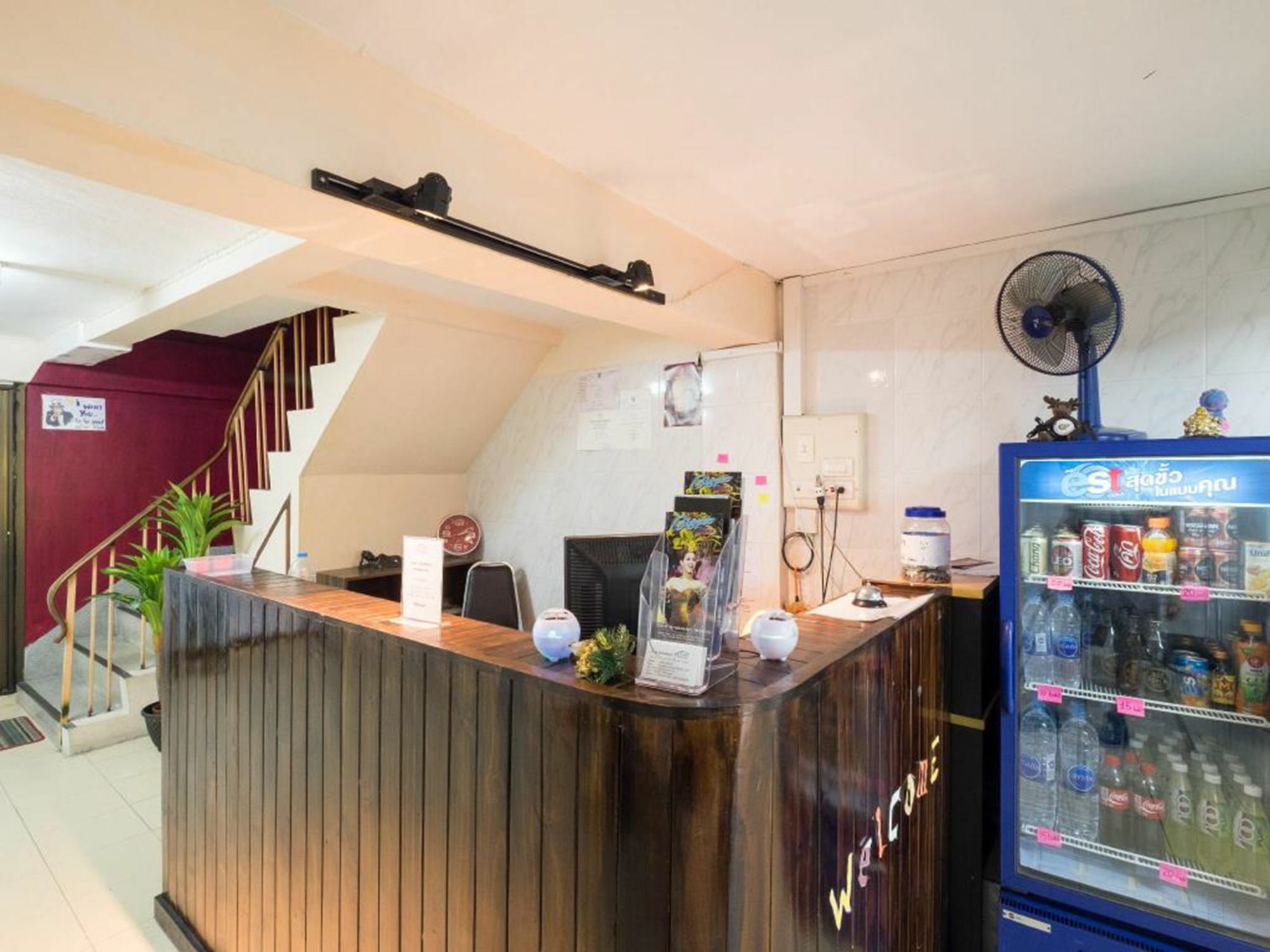 Yaya Guesthouse Бангкок Экстерьер фото