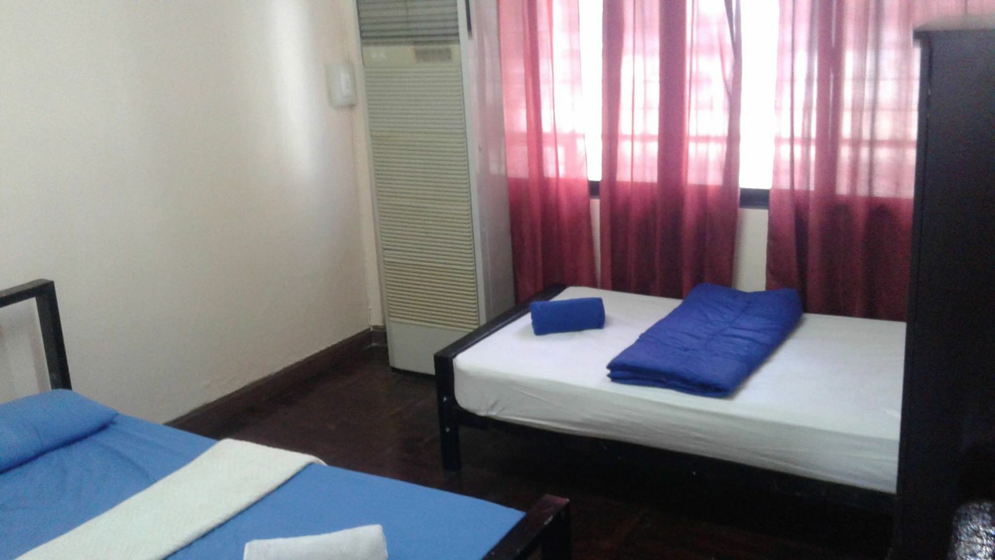 Yaya Guesthouse Бангкок Экстерьер фото