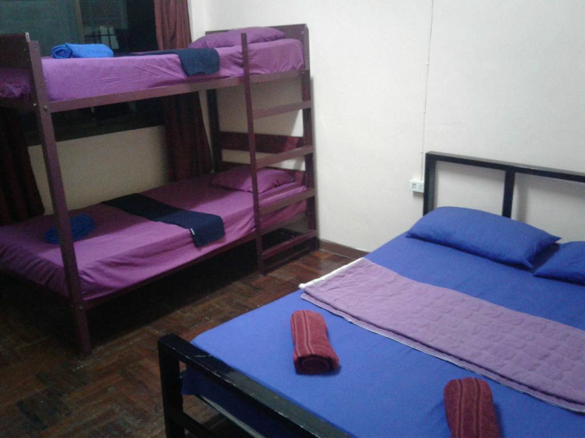 Yaya Guesthouse Бангкок Экстерьер фото